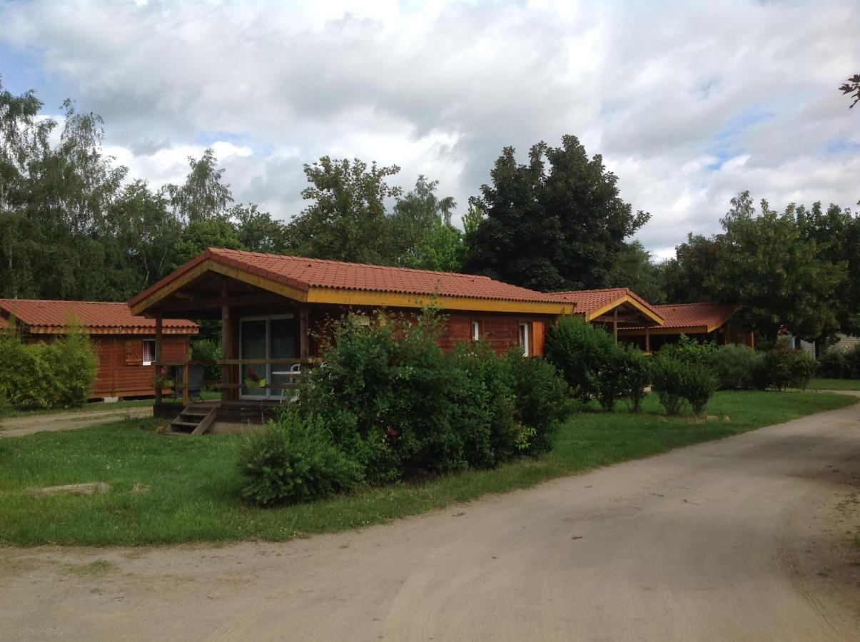 Camping Le Pont D'Allagnon Lempdes sur Allagnon ภายนอก รูปภาพ